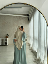 Load image into Gallery viewer, Balloon sleeve Large madina silk Abaya
