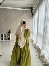 Load image into Gallery viewer, Balloon sleeve Large madina silk Abaya
