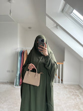 Load image into Gallery viewer, Two Piece Jilbab - Prayer set - Crepe
