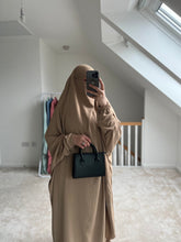 Load image into Gallery viewer, Two Piece Jilbab - Prayer set - Crepe
