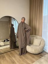 Load image into Gallery viewer, Two Piece Jilbab - Prayer set - Crepe
