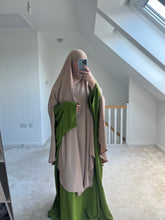 Load image into Gallery viewer, Maxi Khimar Cape - Madina Silk
